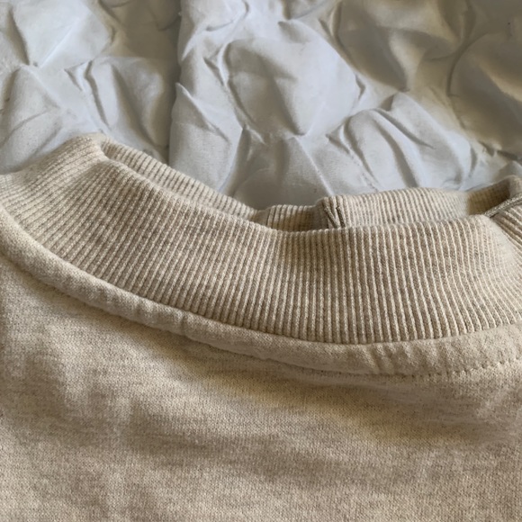 Bench cropped sweatshirt. NWT!!! - Picture 8 of 10
